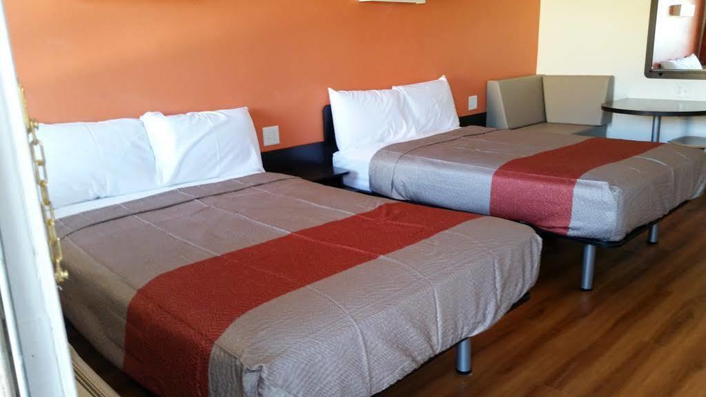 Motel 6-Blue Springs, Mo Eksteriør bilde