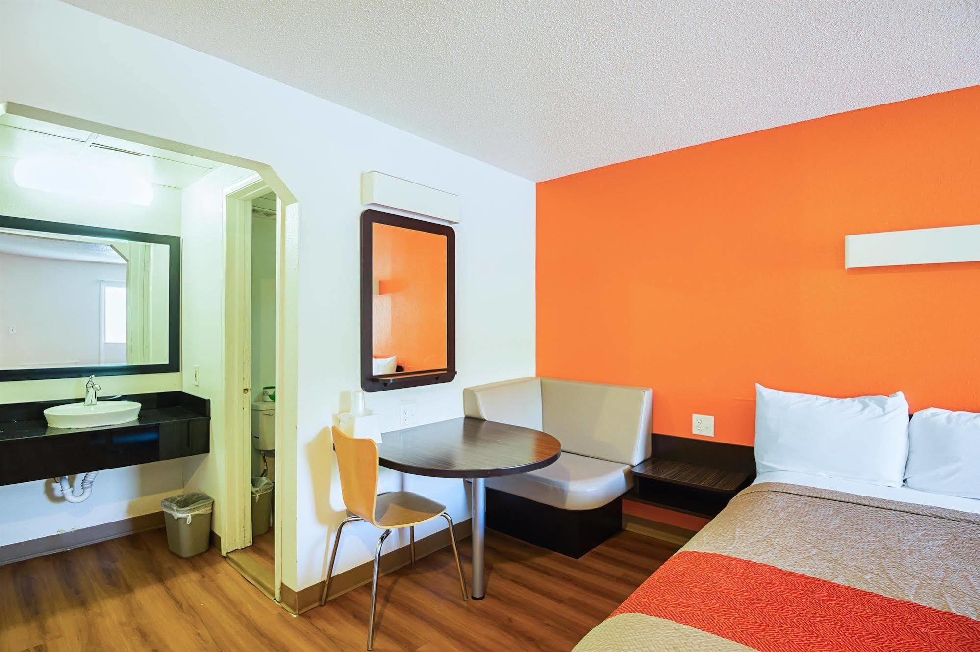 Motel 6-Blue Springs, Mo Eksteriør bilde