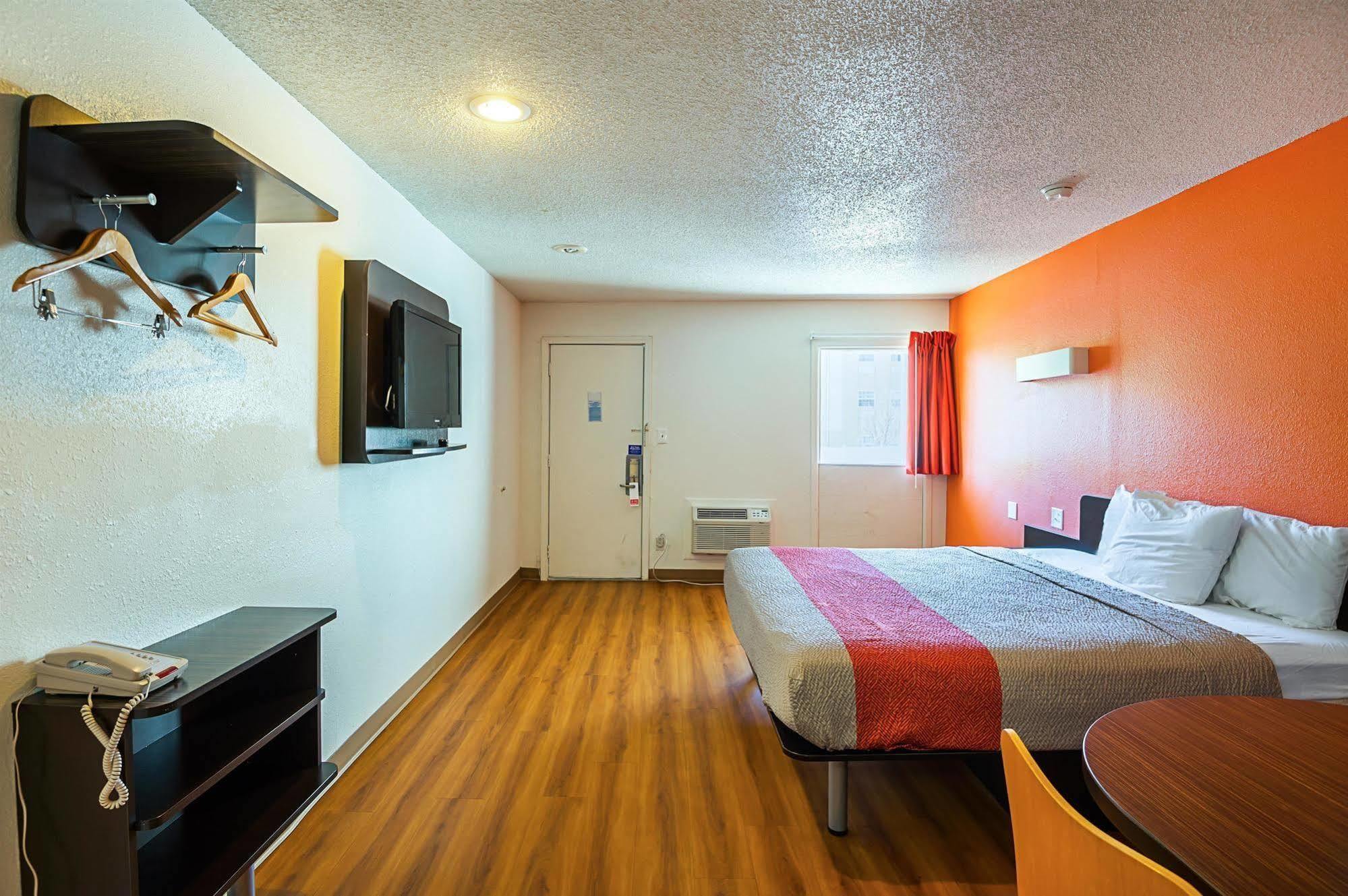 Motel 6-Blue Springs, Mo Eksteriør bilde